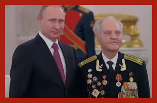 военный пенсионер с Путиным